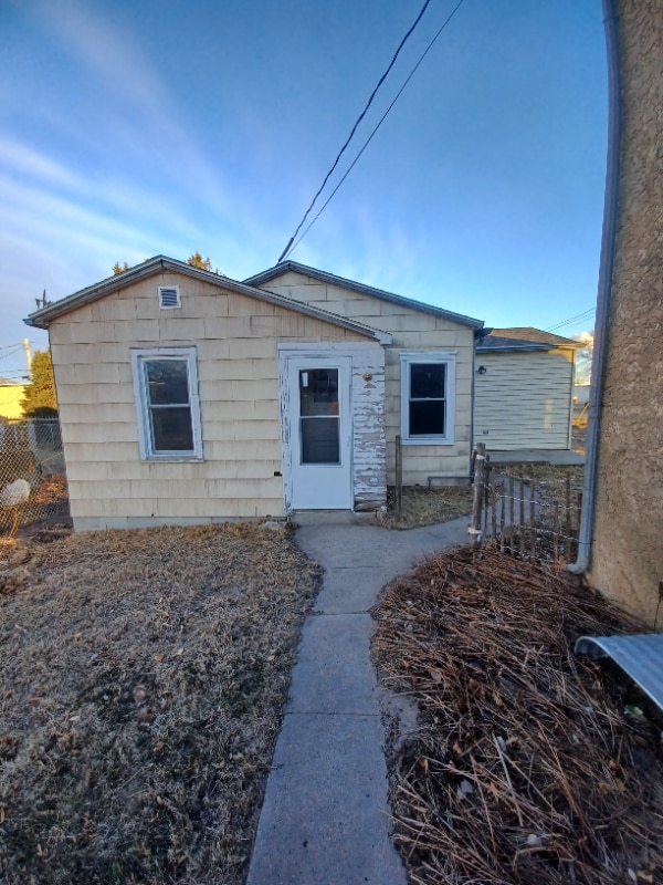 Building Photo - 539.5 S 1st St