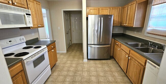 Building Photo - Charming 3 BR/2Ba in Pike Co.