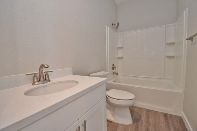 Building Photo - $4,190 / 4 BR - MODERN FREMONT TOWNHOME WITH JUNIOR SUITE, PRIVATE BALCONY & PRIME LOCATION!