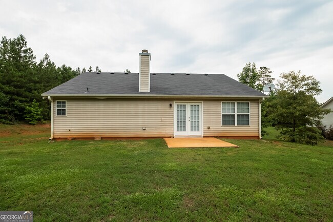 Building Photo - 70 Savoy Park Dr