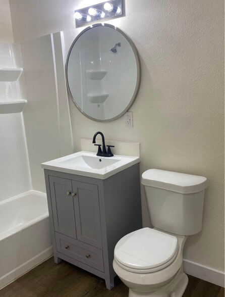 Building Photo - 1520 S Santa Fe Ave