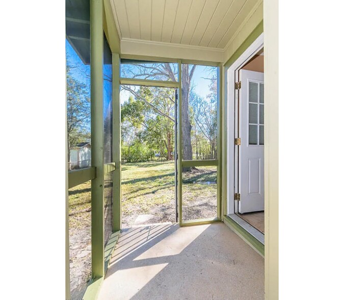 Building Photo - 5523 Minosa Cir E