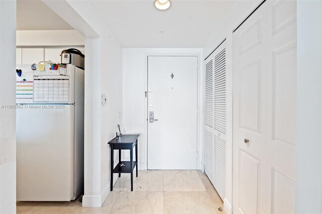 Building Photo - 2475 Brickell Ave