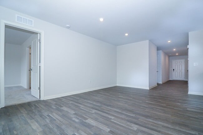 Building Photo - 132 Elegance Wy