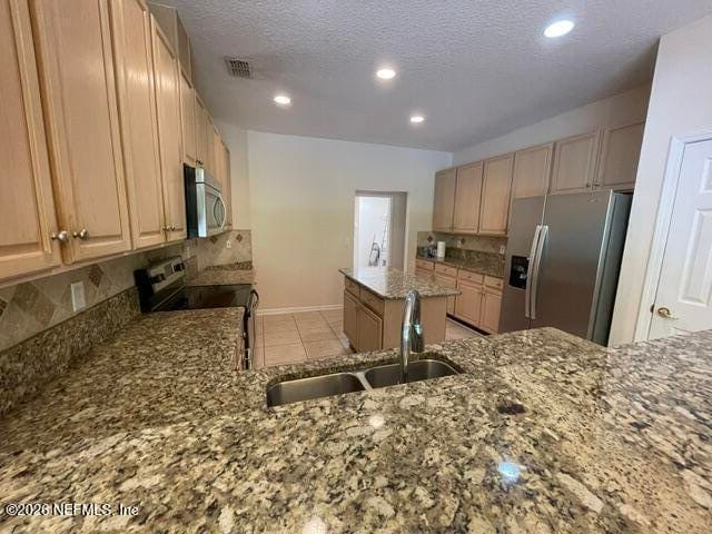 Building Photo - 8907 Hampton Landing Dr E