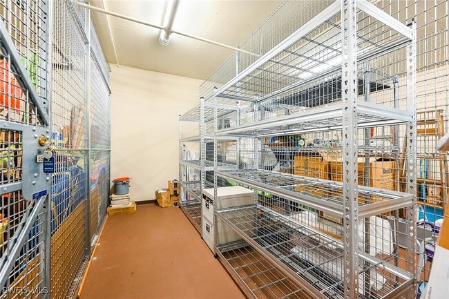 Building Photo - 9115 Strada Pl