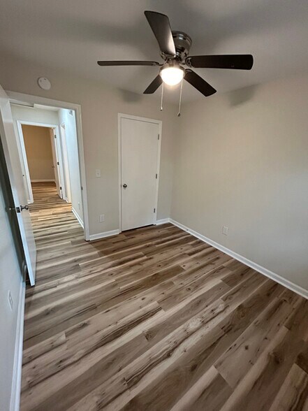 Building Photo - 1034 Hunters Trce