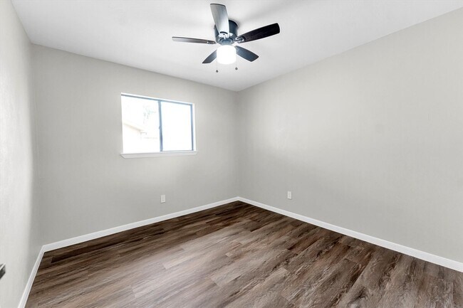 Building Photo - 18330 Navajo Trail Dr