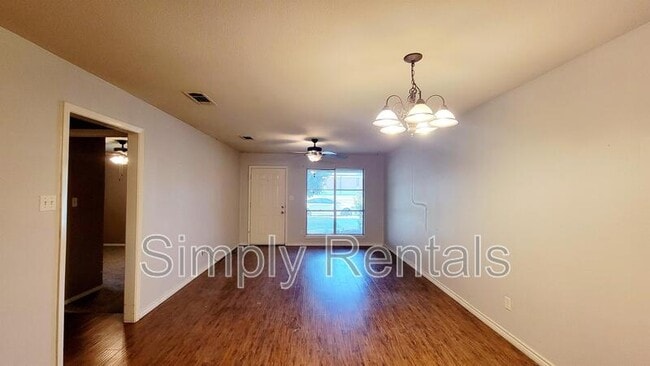 Building Photo - Stanford St 3102 - A