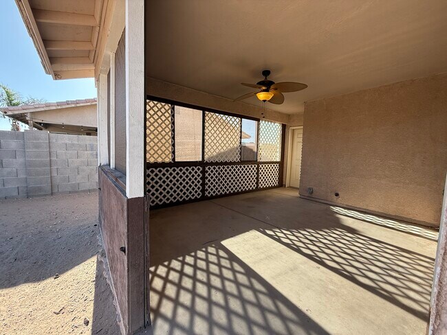 Building Photo - 6141 E 40th Pl