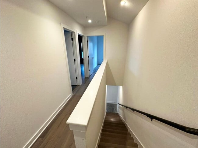 Building Photo - 1931 E 38th 1/2 St