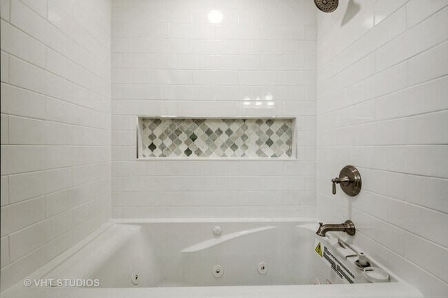 Building Photo - 6355 W Touhy Ave