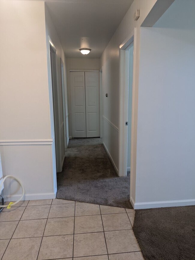 Building Photo - AUGUST RENT SPECIAL