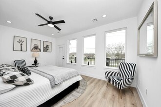 Building Photo - 9028 Scott St