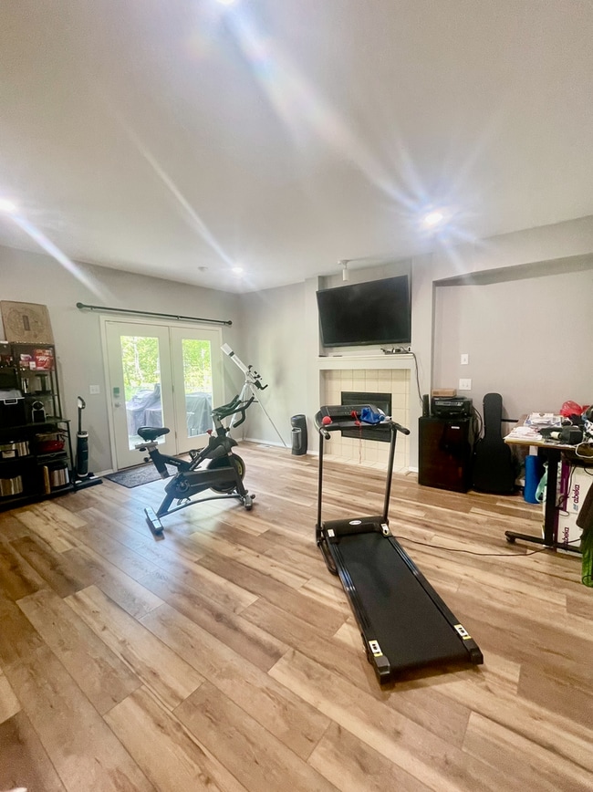 Building Photo - Fantastic 4 bedroom single family home wit...