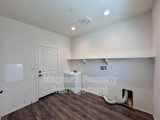 Building Photo - 24331 Ponderosa Ln