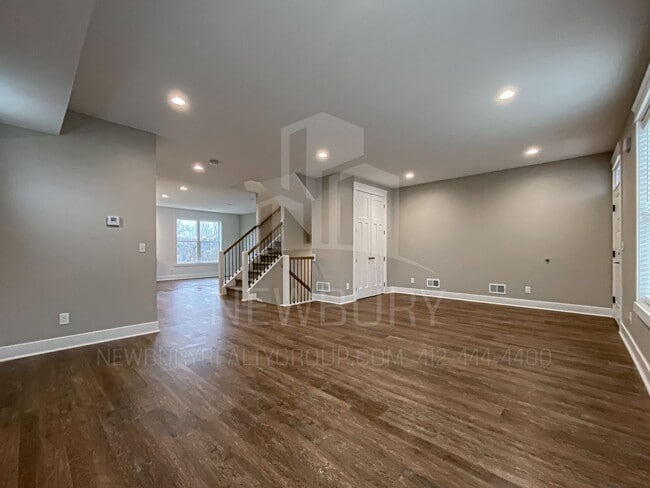 Building Photo - Be the First to Live in These Brand-New Luxury Homes — Now Pre-Leasing in Pittsburgh