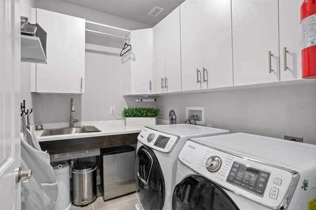 Building Photo - 408 S Matanzas Ave