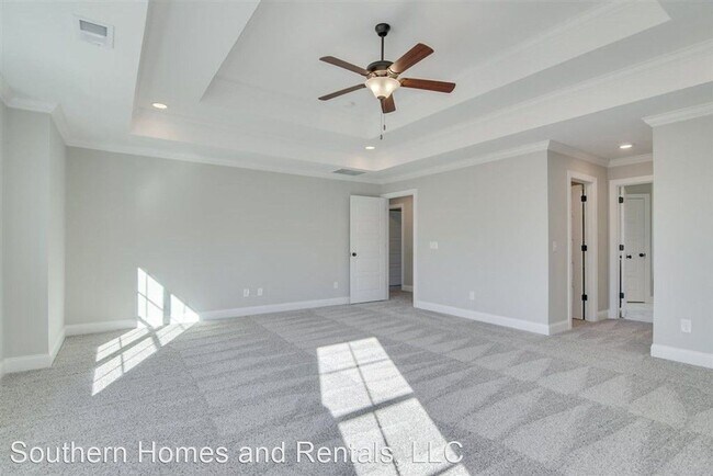 Building Photo - 4 br, 2.5 bath House - 302 Huntley Loop