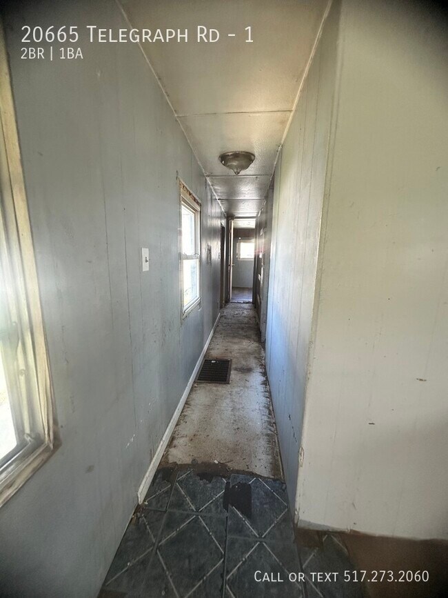 Building Photo - 2 BED 1 BATH HANDYMAN SPECIAL MOBILE HOME