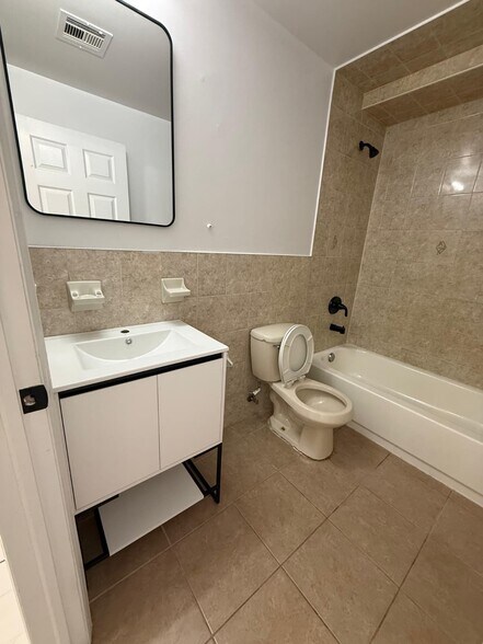 Building Photo - 72 Highland Ave