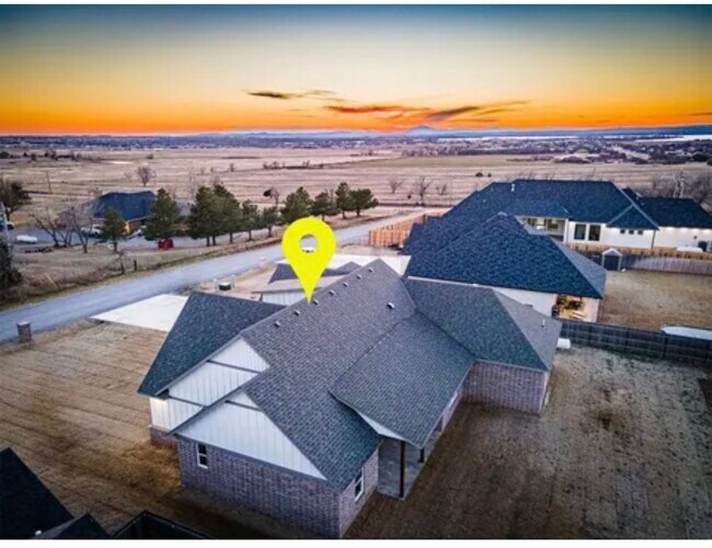 Building Photo - 7530 Highland Hls Dr