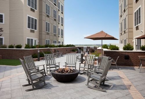 Building Photo - 1 Meadowlands Plaza