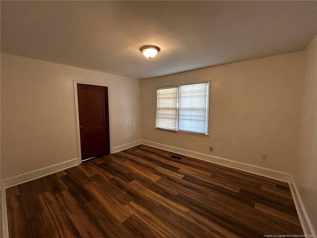 Building Photo - 1000 Ivy Rd