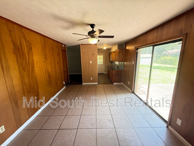 Building Photo - 3010 Ashwood Cove
