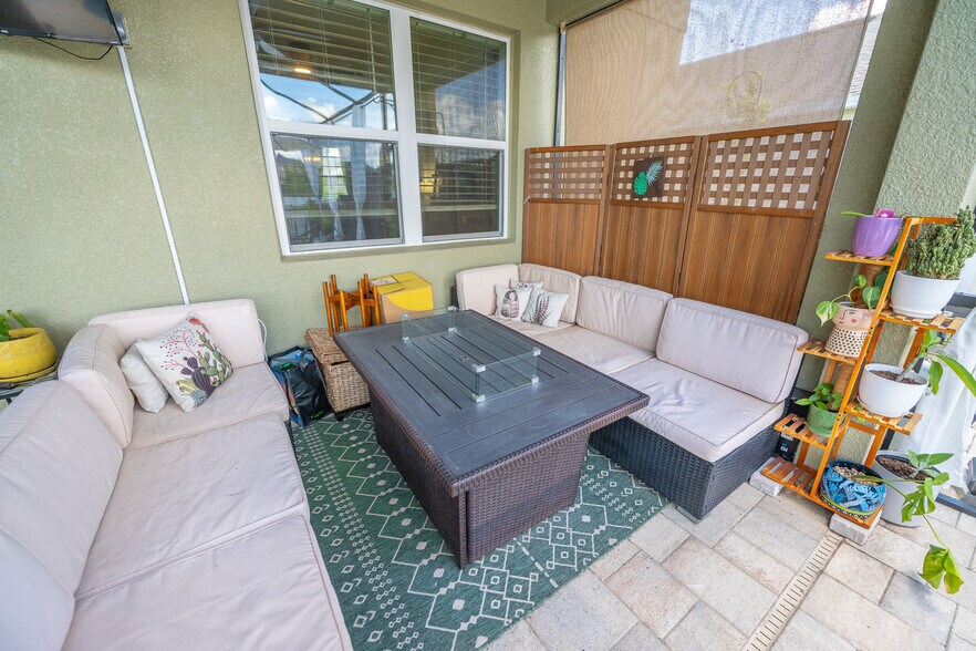 Building Photo - 10509 Laguna Plains Dr