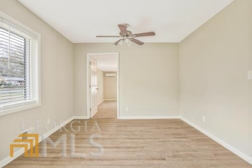 Building Photo - 1758 Poinsettia Dr