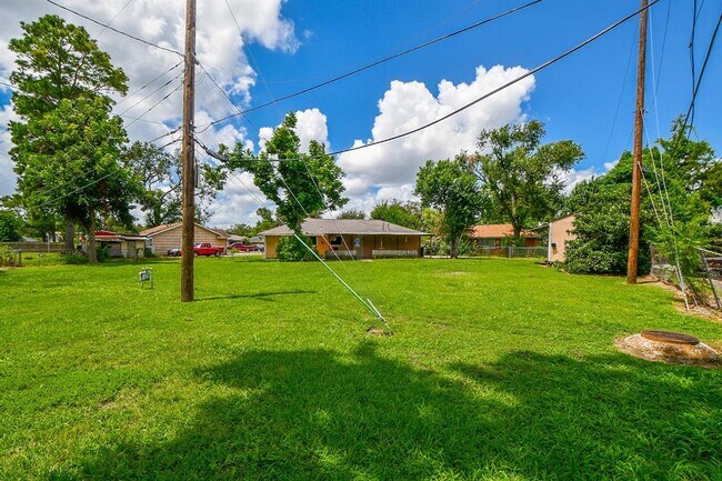 Building Photo - 7602 Turquoise Ln