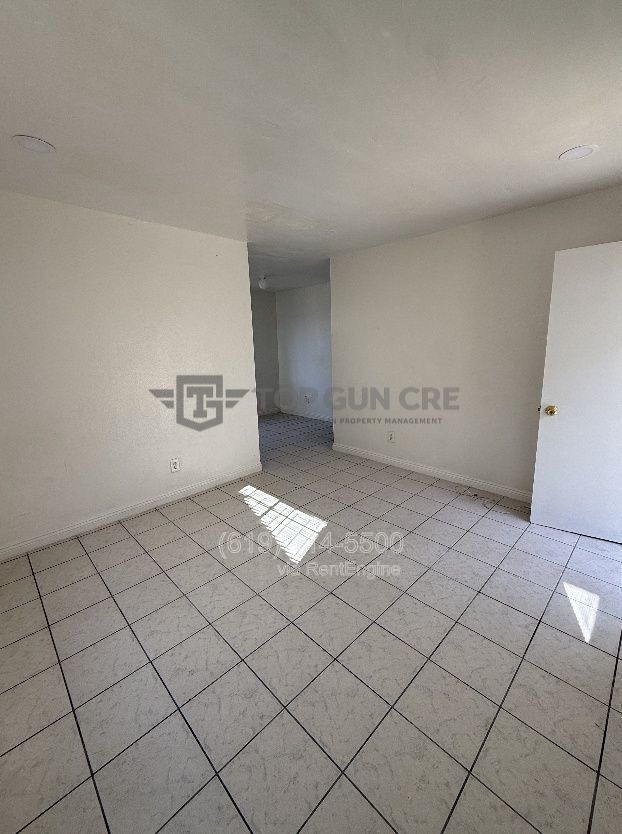 Building Photo - 3871 Marlborough Ave