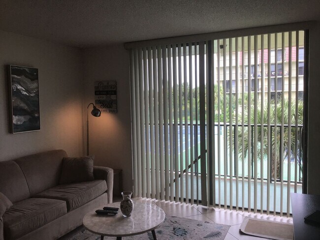 Building Photo - Amazing Ocean View from Pool and Jacuzzi - 1bdrm 1Ba in Datyona Beach