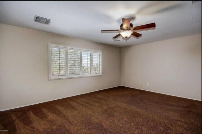 Building Photo - Stunning 4BR House in Phoenix with sparkling pool, resort style backyard and solar panles
