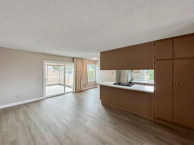 Building Photo - Charming 3BD/2BA House in Santee W/ W/D, M...