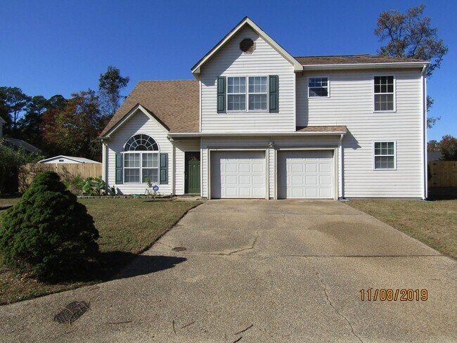 Building Photo - Weeping Cedar Trail
