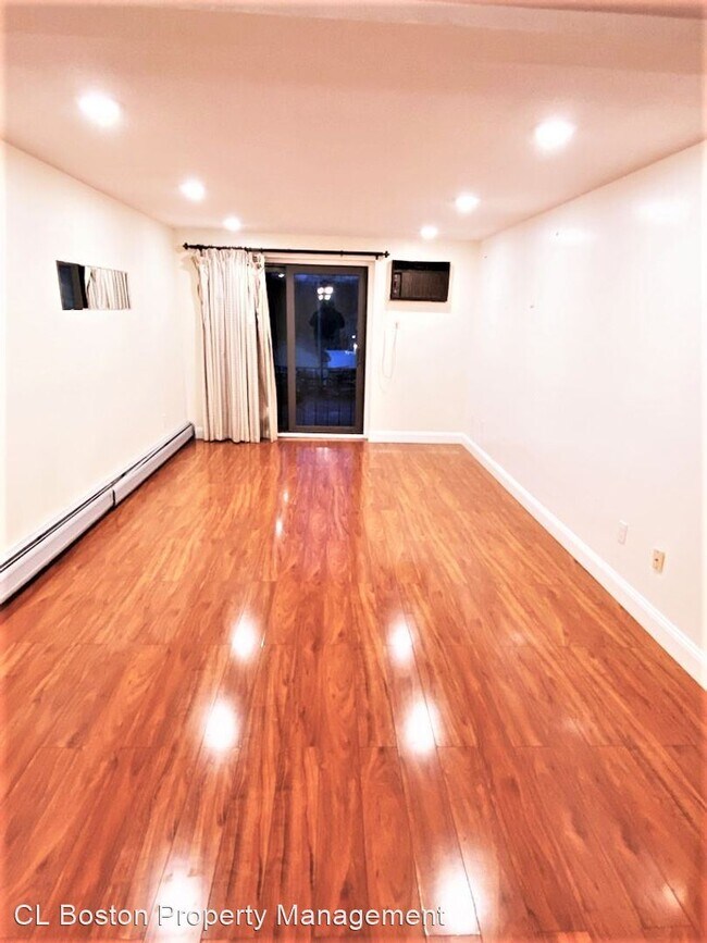 2 br, 1 bath House 127 King Street 203 127 King St Franklin MA