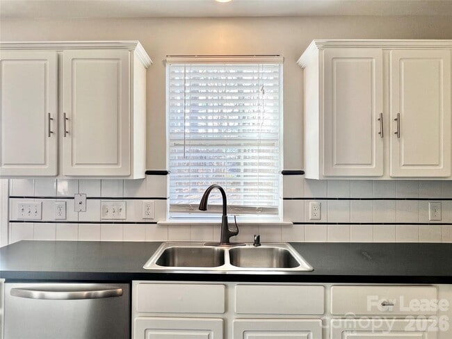 Building Photo - 4010 Suttle Pl