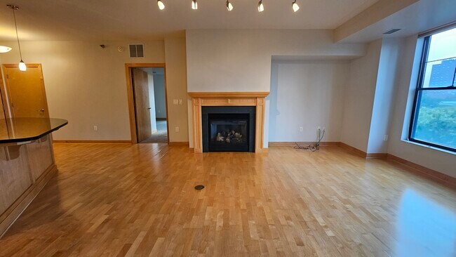 Building Photo - 317 Groveland Ave
