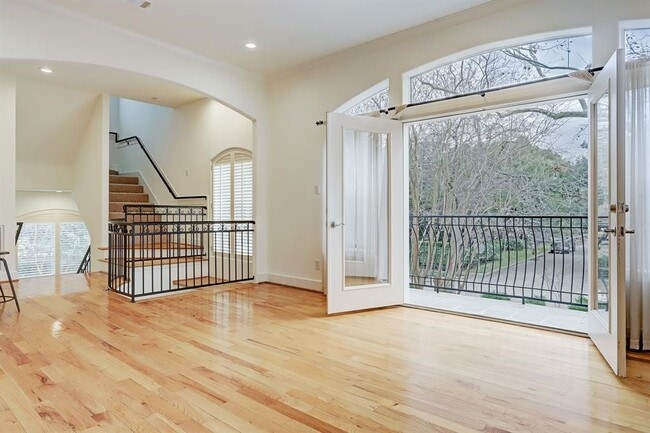 Building Photo - 1412 Castle Ct