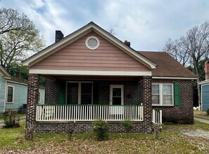 Building Photo - Charming Downtown Home!