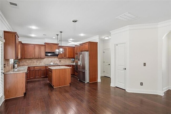 Building Photo - 5811 Kendrix Ridge Dr