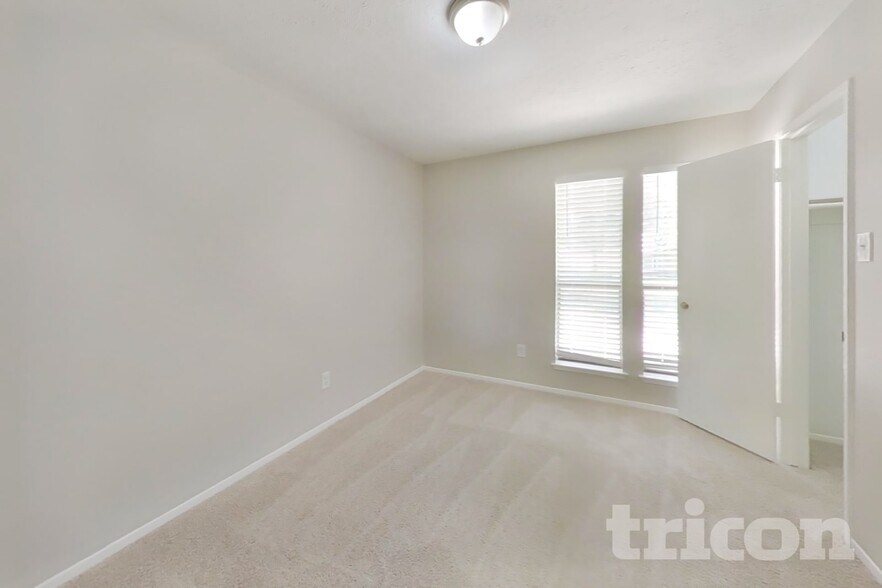 Building Photo - 3619 Maple Glen Dr