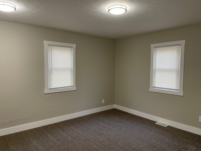 Building Photo - 1878 Sequoia St