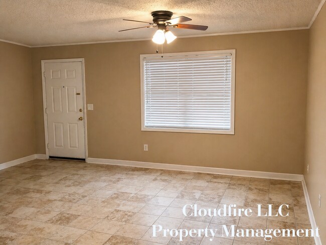 Building Photo - 232 James Cir