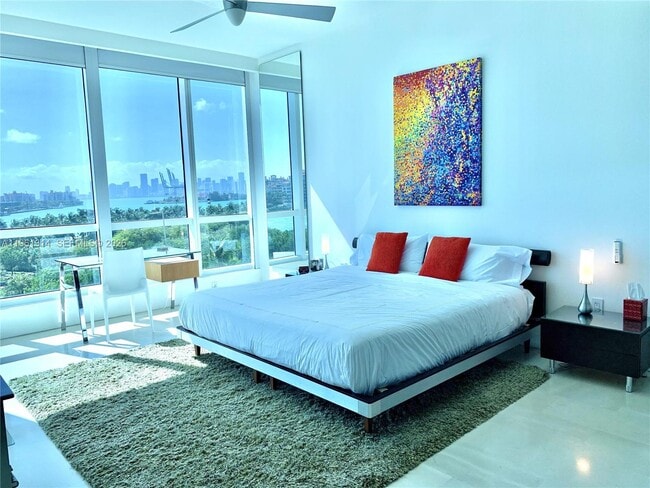 Building Photo - 100 South Pointe Dr