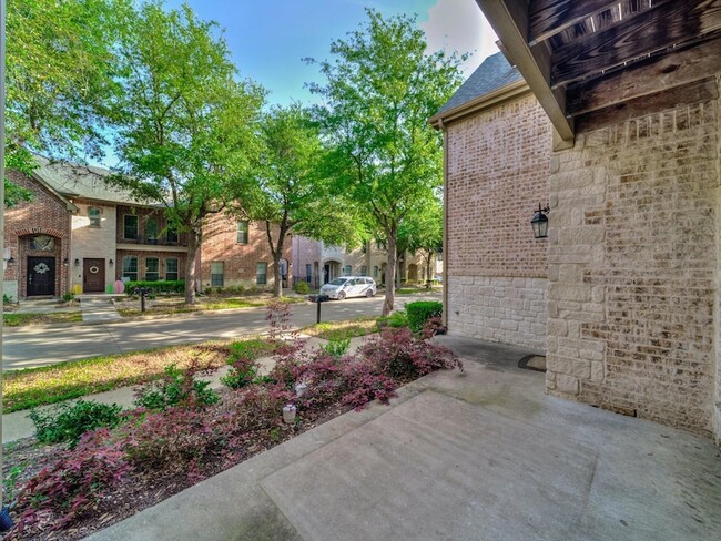 Building Photo - 6837 Livorno Ln