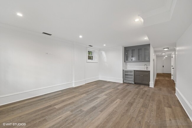 Building Photo - 1300 N Ritchie Ct