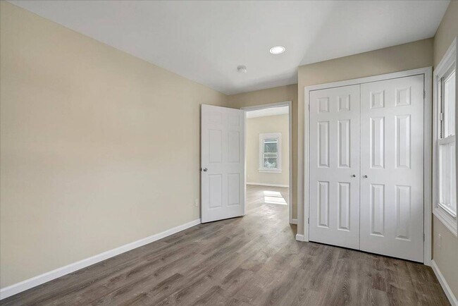 Building Photo - 3 Park Ave